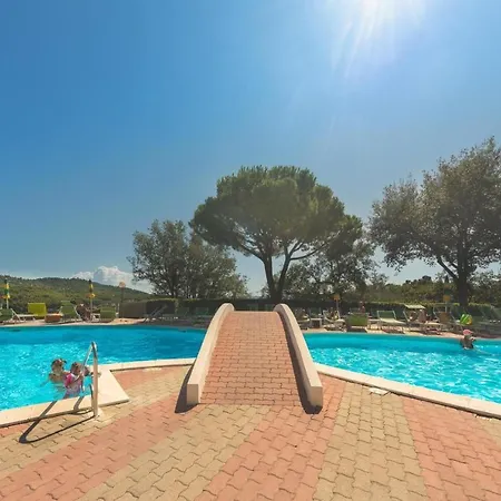 Holiday home Villaggio Colombo V6 *